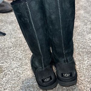 Black Uggs